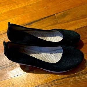 Size 8 women’s black wedges from SHEIN